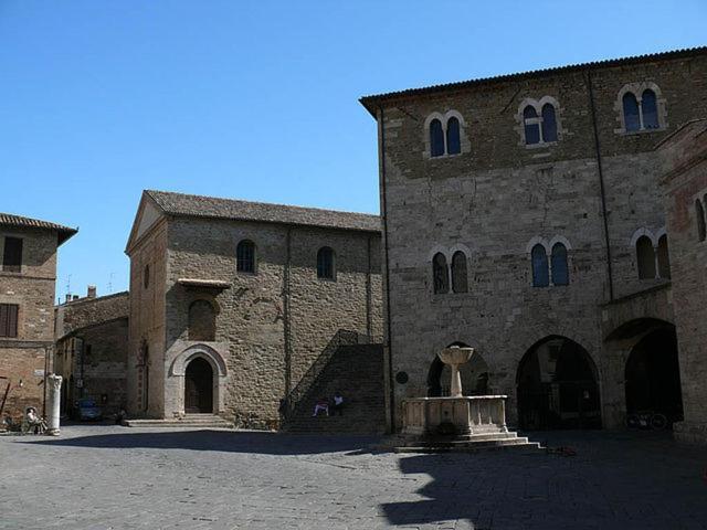 Agriturismo La Fonte Беваня Екстериор снимка